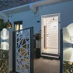 City Compass Luxury Suites